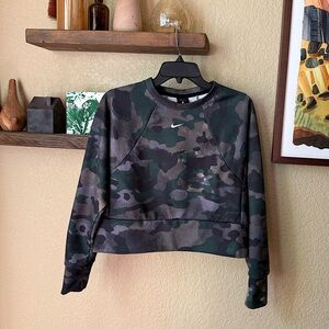 Nike Boxy Camo Sweatshirt